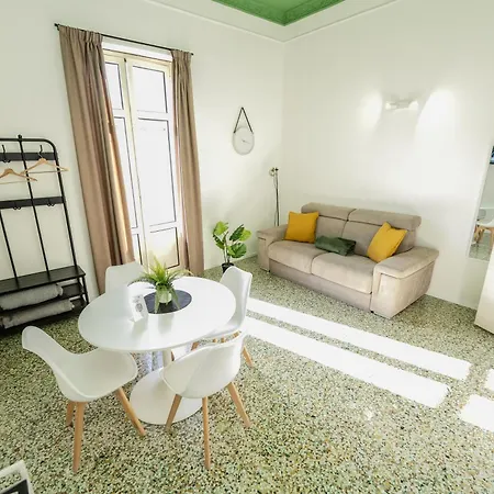 Konukevi Valguarnera Palermo