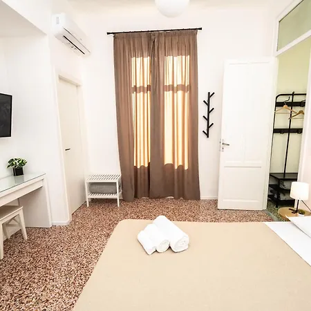 Valguarnera Konukevi Palermo